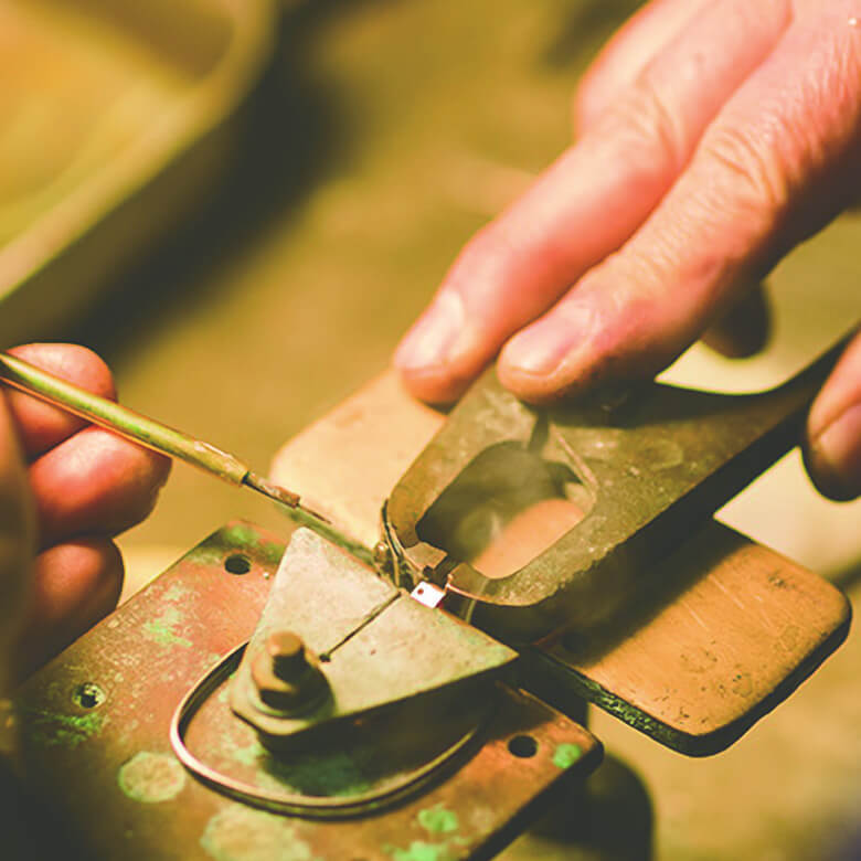 鯖江のメガネ職人
