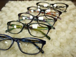 less than human  LOTUS（睡蓮）