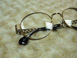 【ブランドヒストリー】他のどこにもないメガネ。「Less than human(レスザンヒューマン)」