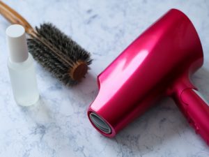 ドライヤーはダメ？メガネは熱に弱いんです