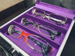 【スタッフインタビュー】初めてメガネを作ってから10年、僕はその店の店員になりました（後編）