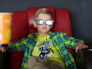 メガネの反射を減らす写真の撮り方って？