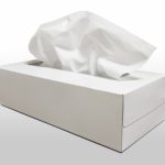 ティッシュでカラ拭きは NG？！メガネの汚れの正しい落とし方