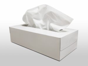 ティッシュでカラ拭きは NG？！メガネの汚れの正しい落とし方