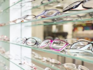 メガネ美人になりたい！メガネとメイクの相性を考える。