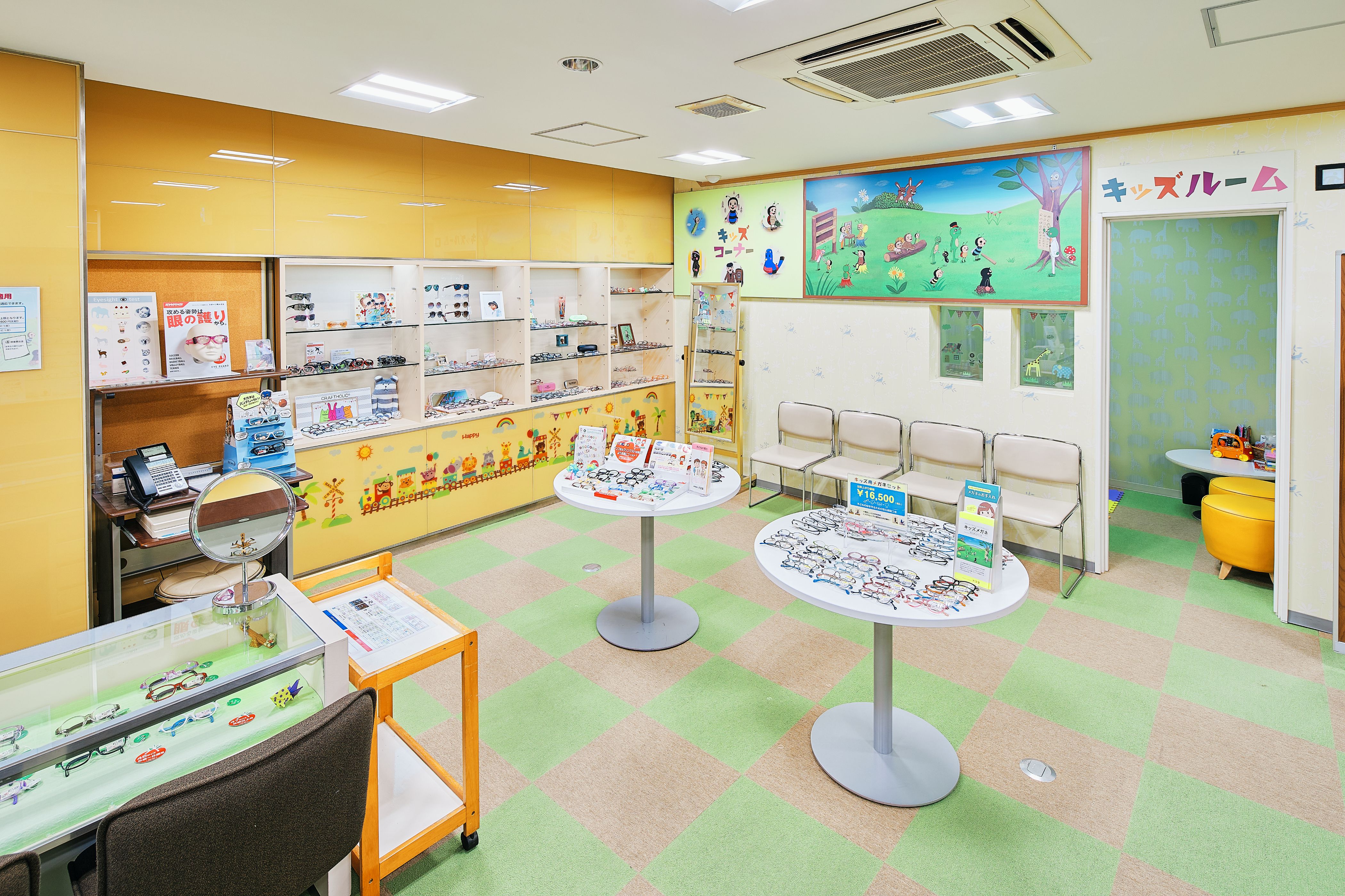 上通本店_2階キッズコーナー